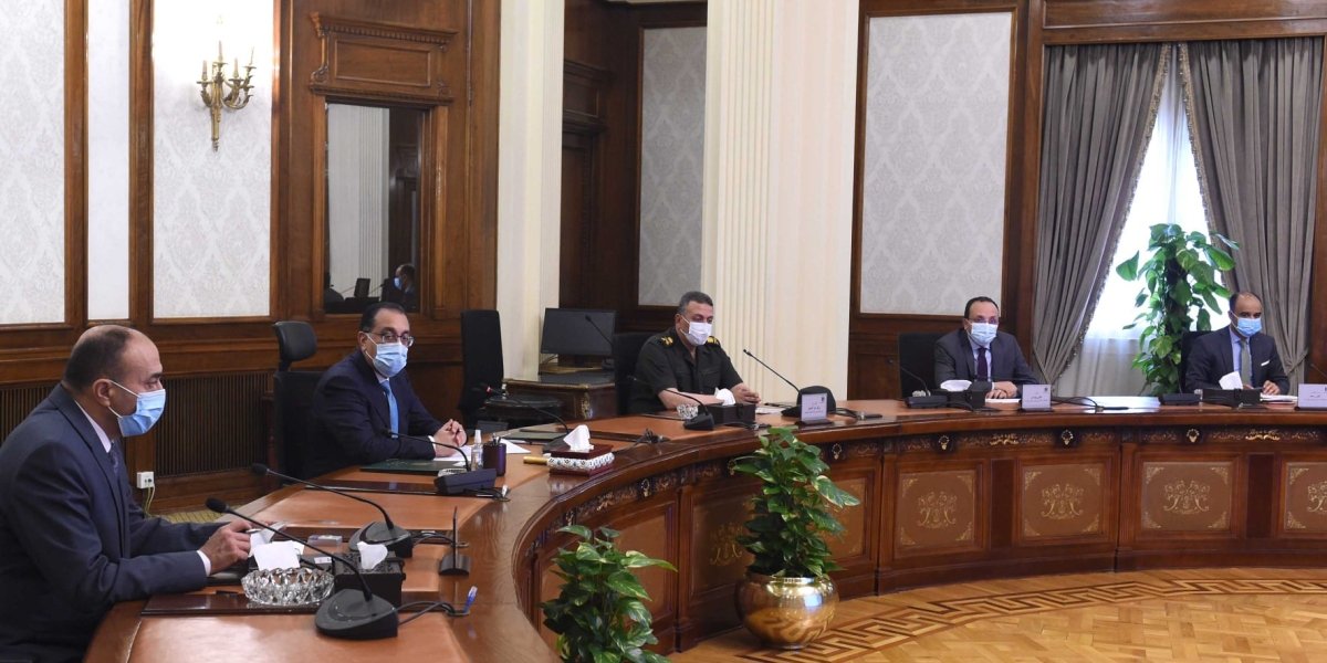 مدبولي يستعرض مشروعات مقترح تنفيذها بالشراكة بين جهاز الخدمة الوطنية وشركات خاصة