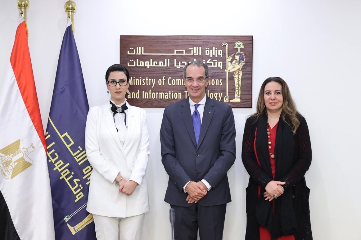  توقيع بــروتــوكــول تــعـــاون بين وزارة الاتصالات ومــؤســســـة حــيــاة كــريــمــة