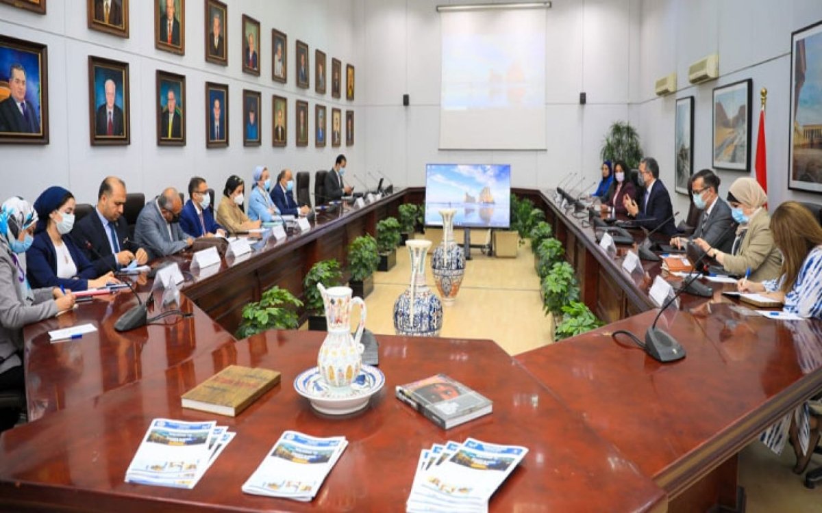 وزراء السياحة والتنمية المحلية والبيئة يناقشون الاستعدادات لمؤتمر المناخ  