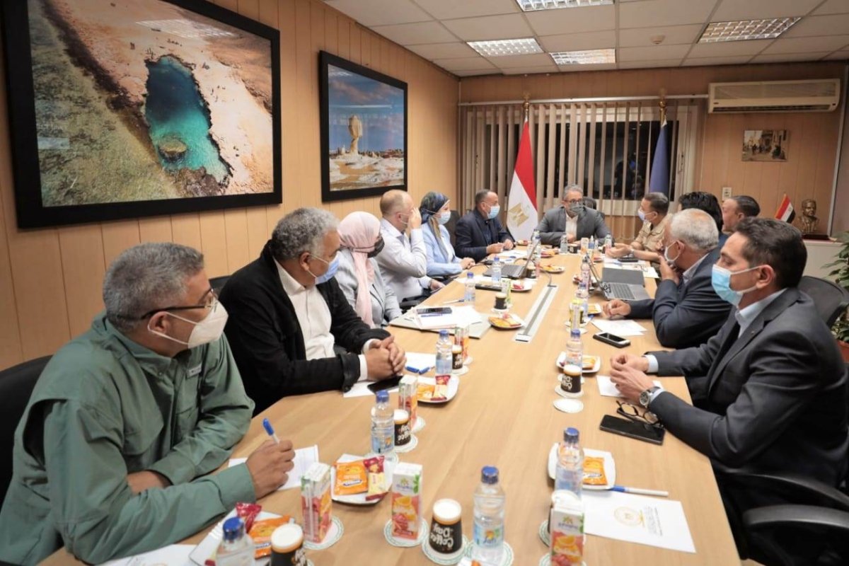 " العناني" يناقش آخر مستجدات المتحف المصرى الكبير