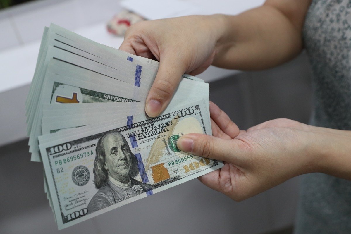 خلال يومين.. الدولار يتراجع 17 قرشاً مقابل الجنيه