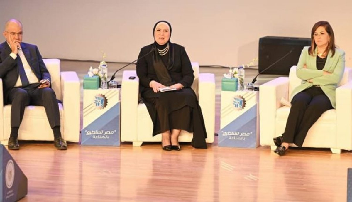 نيفين جامع: 982 مليار جنيه قيمة الناتج الصناعي خلال 2021