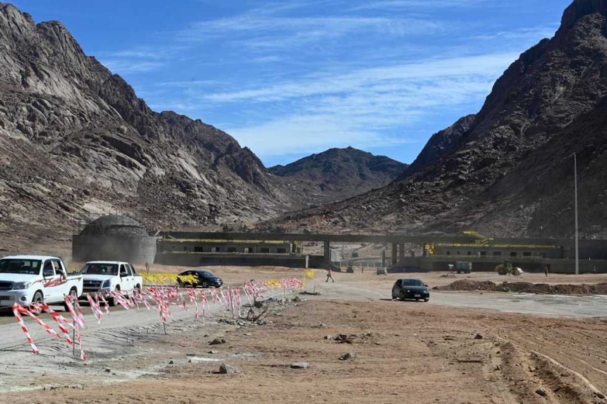 رئيس الوزراء يتفقد مشروع التجلي الأعظم بمدينة سانت كاترين