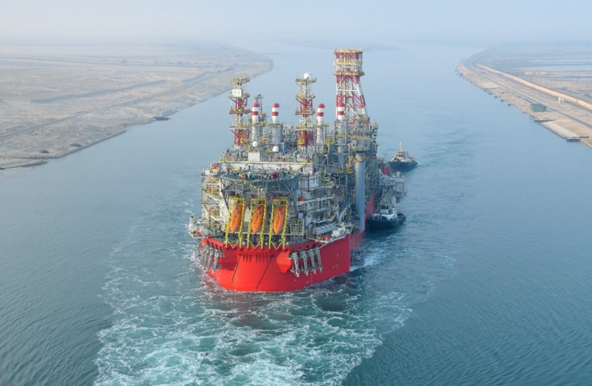 عاجل: قناة السويس تشهد عبور أحدث وحدة لإنتاج وتخزين الغاز الطبيعي المُسال