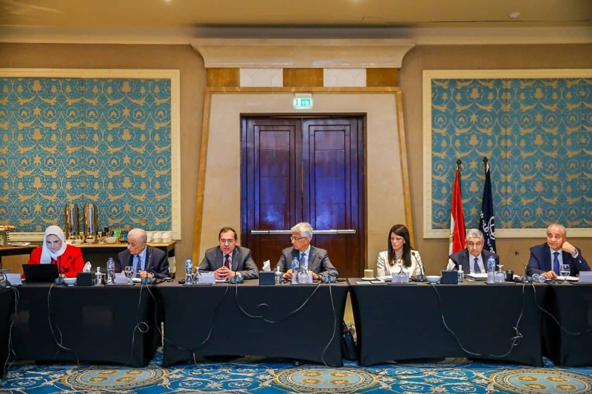 بحضور وزراء المجموعة الاقتصادية.. وزيرة التعاون الدولي تعقد اجتماعاً موسعاً مع وفد البنك الدولي 