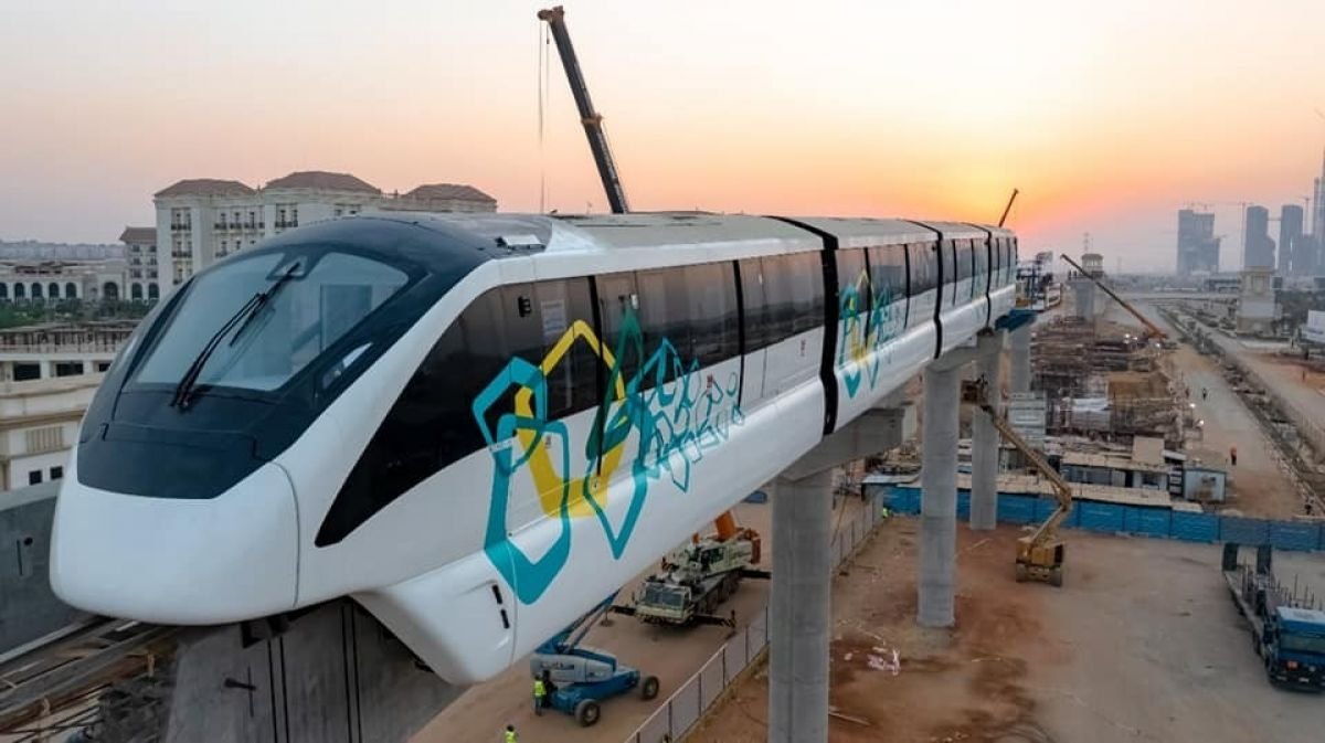 النقل تكشف عن تقدم أعمال تنفيذ مونوريل العاصمة الإدارية