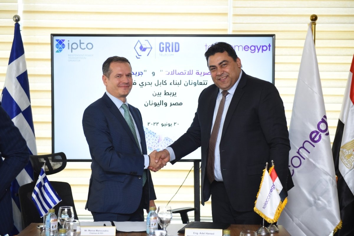 «المصرية للاتصالات» تتعاون مع «جريد تليكوم» لبناء كابل بحري جديد يربط بين مصر واليونان