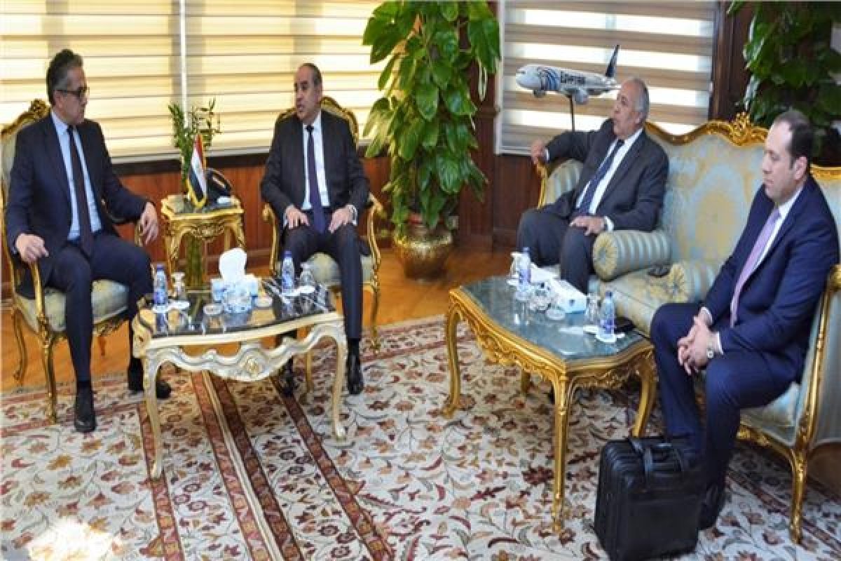 "العناني" يشيد بقرار المطارات المصرية برفع إجراءات كورونا