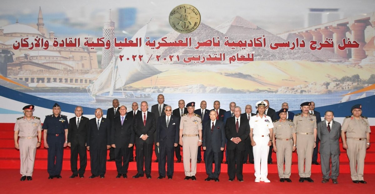 وزير الدفاع يشهد تخرج دورات جديدة من دارسى أكاديمية ناصر العسكرية العليا وكلية القادة والأركان