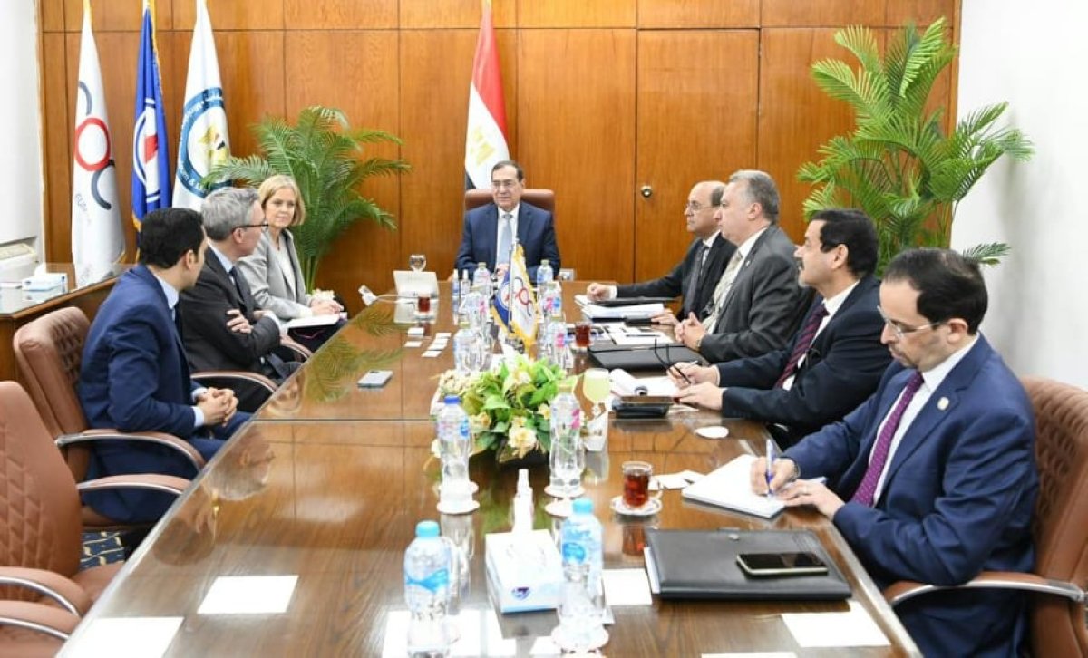 "الملا" يبحث مع رئيس سكاتك النرويجية التعاون المشترك والفرص الاستثمارية للشركة بمصر