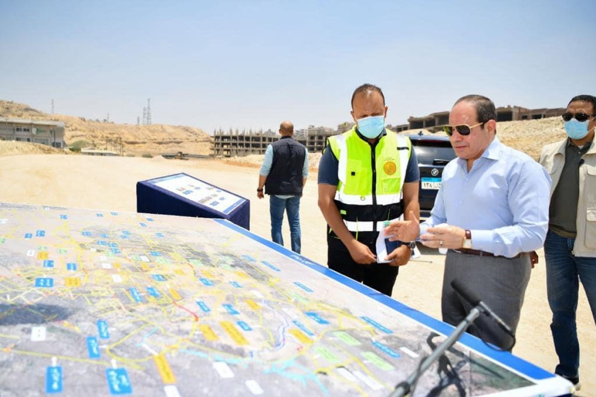 الرئيس السيسي يرد على شكاوى طريق الساحل الشمالي