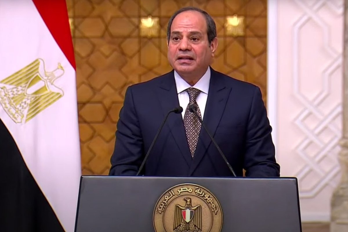 عاجل: الرئيس السيسي يوقع القانون رقم 85 لسنة 2022 بربط الموازنة العامة للدولة