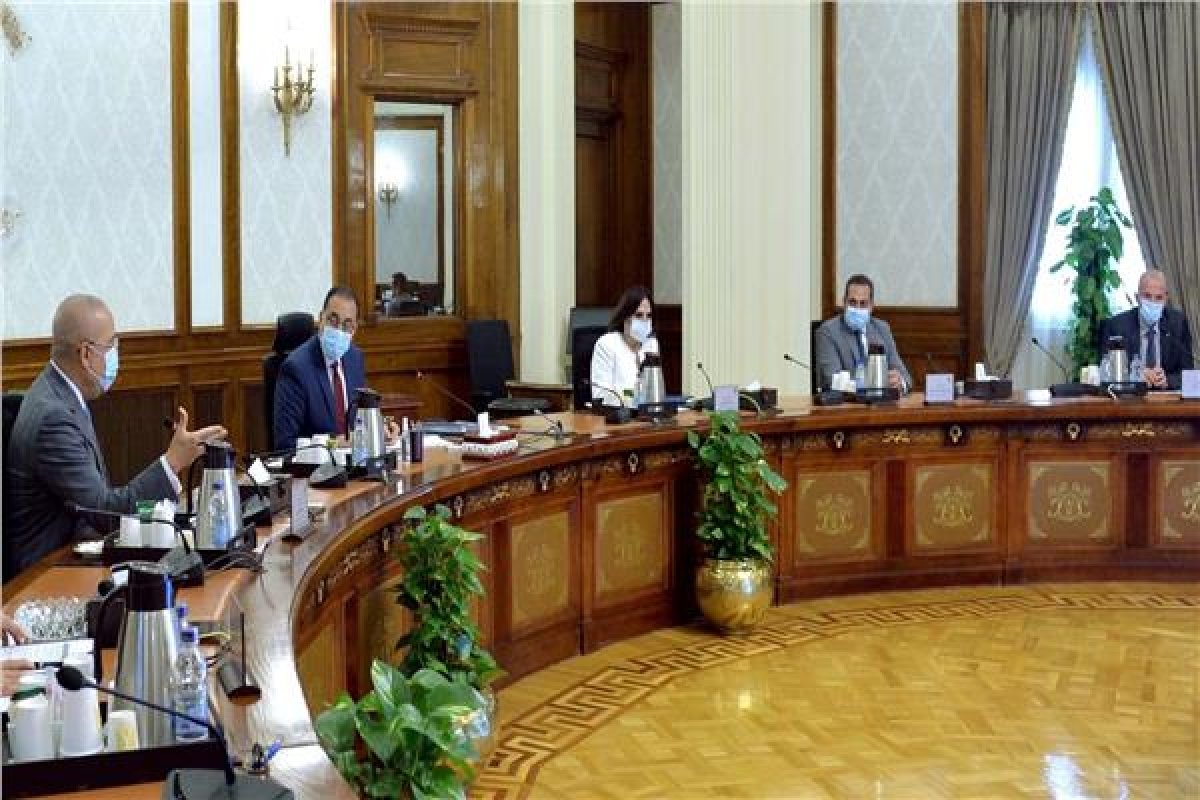 مدبولي يستعرض المخطط العام لمشروع «العلمين ريفييرا» السياحي