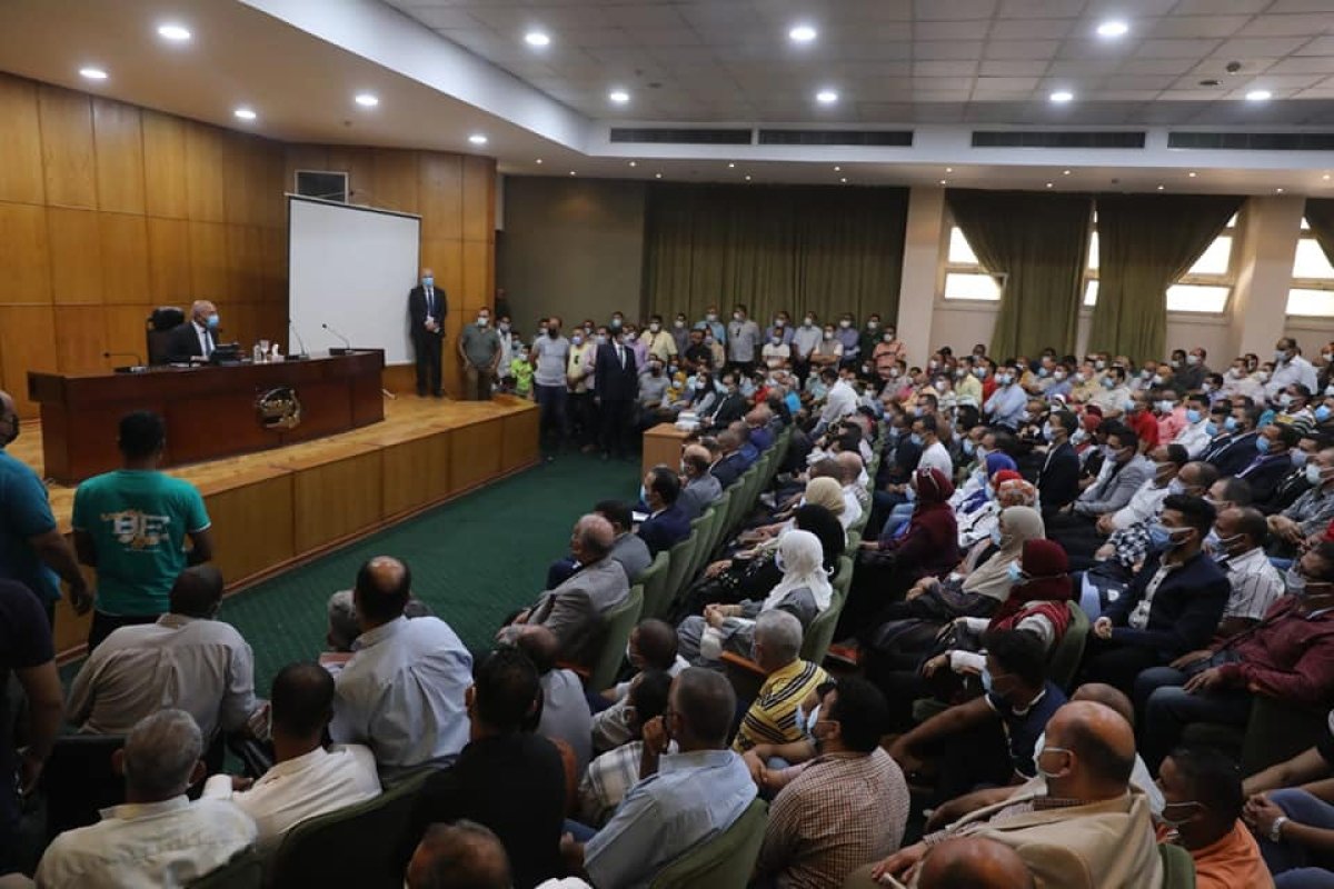 وزير النقل: القيادة السياسية وجهت بالدعم الكامل لكافة العاملين وضمان حقوقهم بما يتلائم مع الجمهورية الجديدة