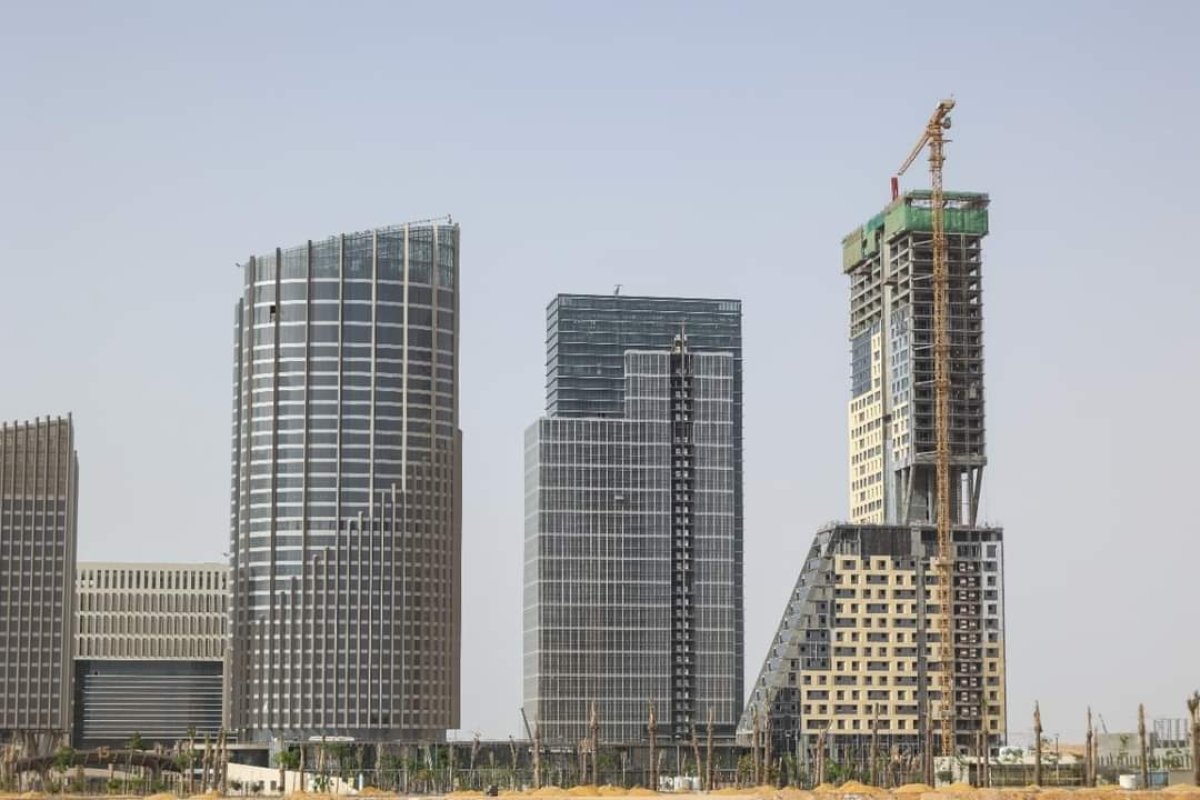 تجهيزاً لقمة المناخ.. العاصمة الإدارية تستعد لطرح أكبر مشروع في العالم لتوليد الطاقة الكهربية من خلايا الطاقة الشمسية