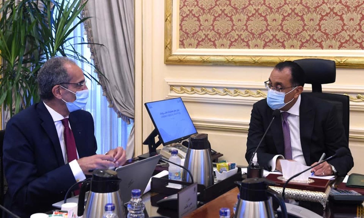 "مدبولي" يتابع مع وزير الاتصالات وتكنولوجيا المعلومات ملفات عمل الوزارة