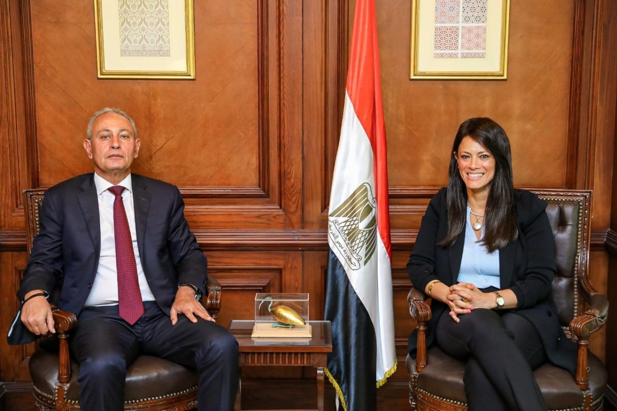 وزيرة التعاون الدولي تلتقي الأمين العام للاتحاد من أجل المتوسط لبحث التعاون المشترك في تمويل المشروعات الخضراء ضمن برنامج "نُوَفِّي"