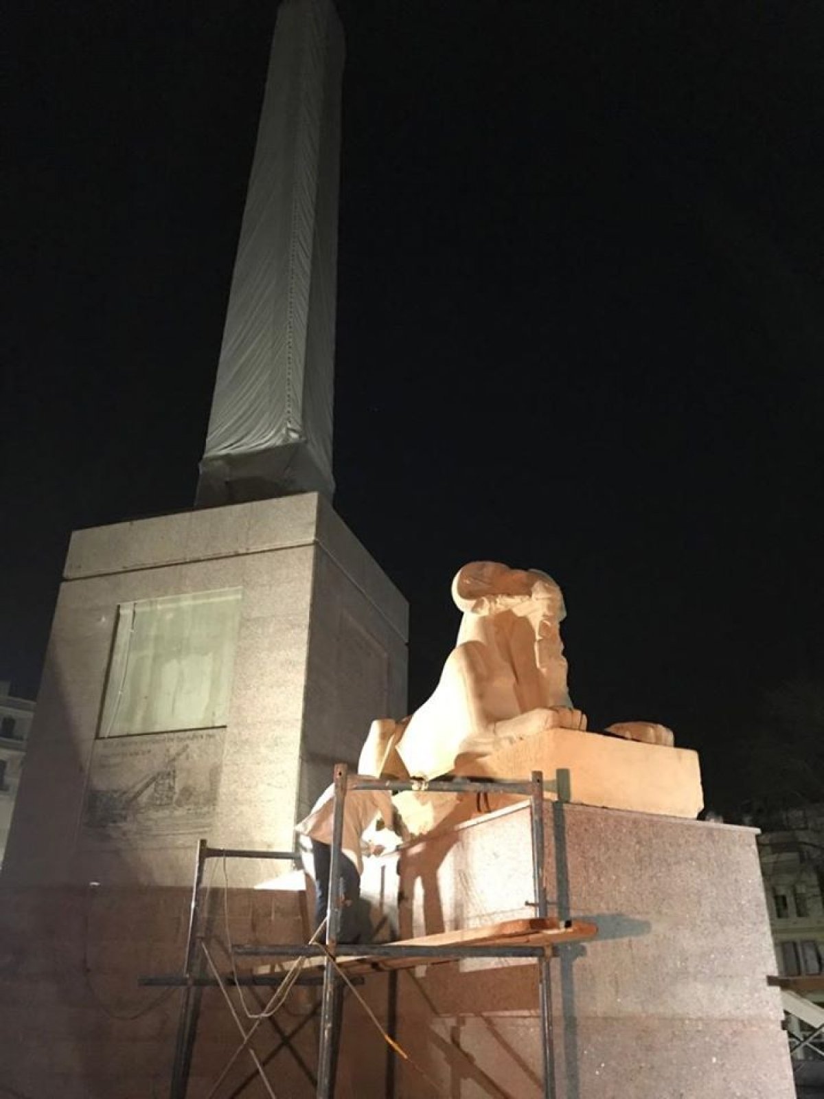 الأنتهاء من نقل وتركيب الكباش الأربعة بميدان التحرير