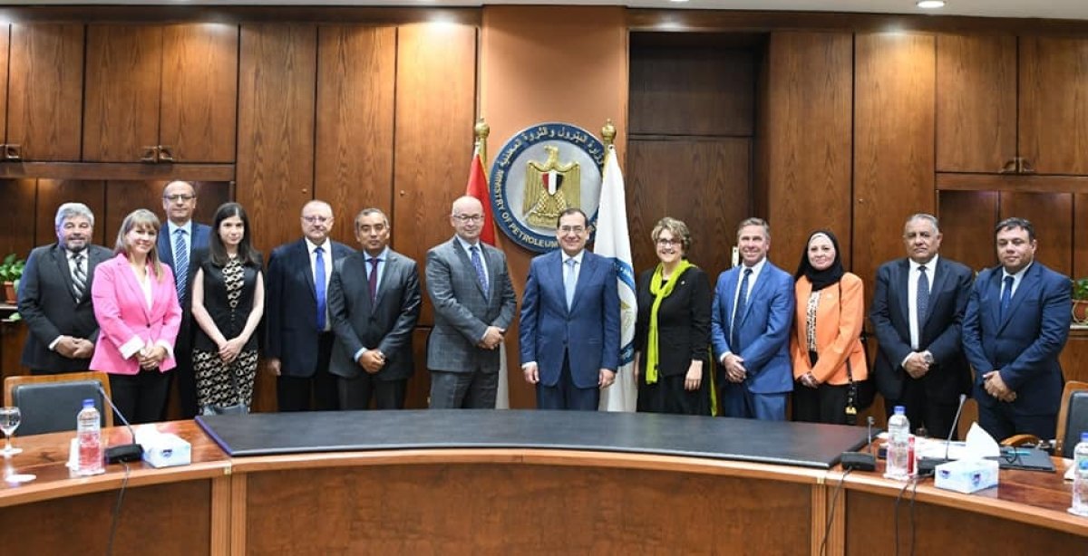 وزير البترول  يبحث مع المؤسسة الكندية لسك العملة التعاون المشترك في صناعة الذهب