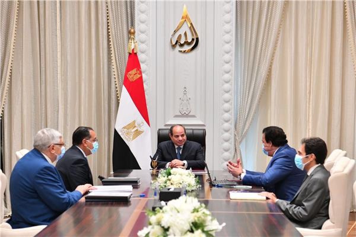 عاجل: الرئيس السيسي يوجه بتقديم حزم تحفيزية للأطباء بتطوير منظومة مالية من شأنها الارتقاء بدخل الطبيب