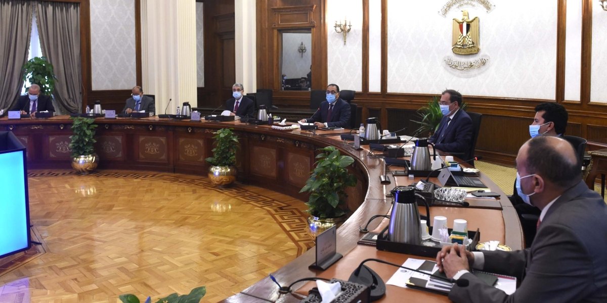 مدبولي يعقد اجتماعا لمتابعة خطوات تفعيل إجراءات ترشيد الكهرباء لاستغلال الغاز وتصديره لتوفير النقد الأجنبي