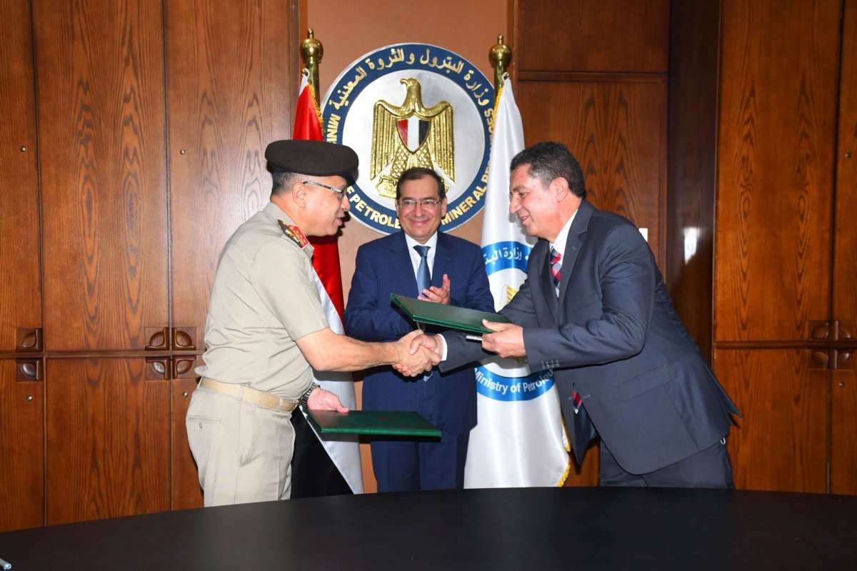 القوات المسلحة توقع بروتوكول تعاون مع وزارة البترول للاستفادة من الشبكة الوطنية للطوارئ