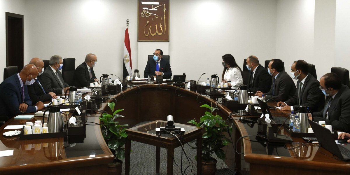 رئيس الوزراء يتابع موقف تنفيذ مشروعات المرافق على مستوى الجمهورية 