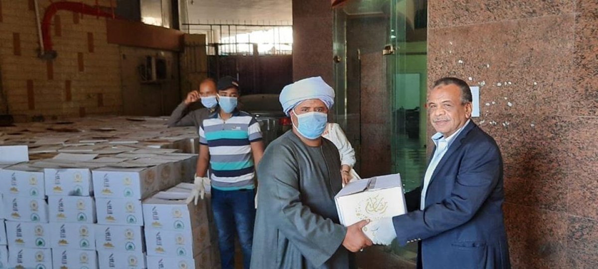 وزارة السياحة : توزيع 21800 كرتونة مواد غذائية على العاملين حتى الأن 