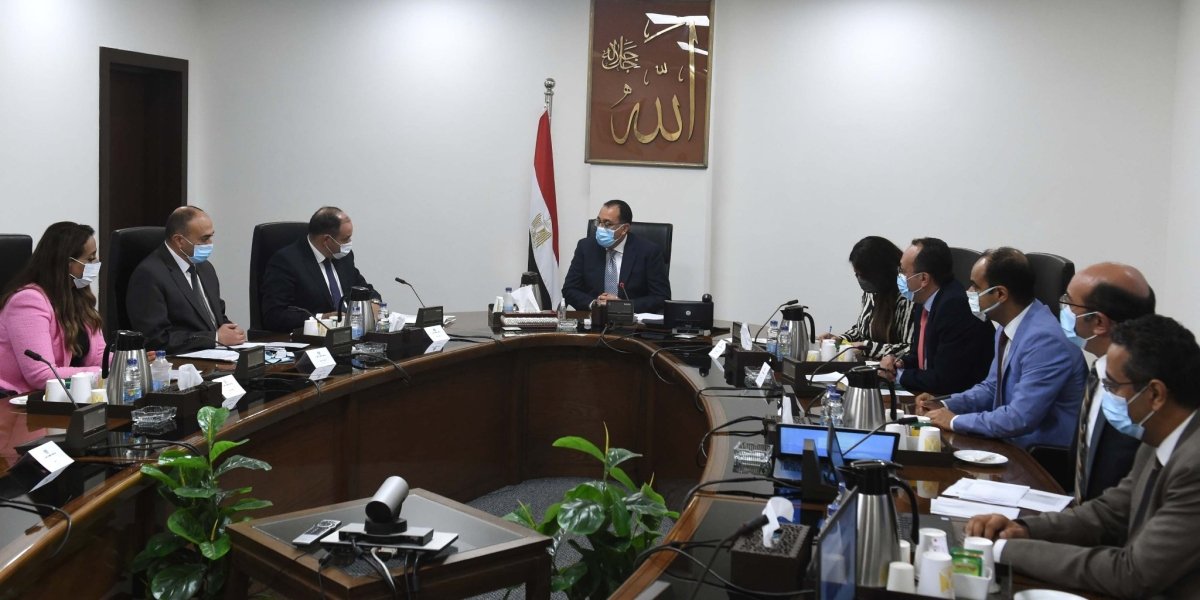 رئيس الوزراء يناقش مع وزير التجارة والصناعة ملفات عمل الوزارة