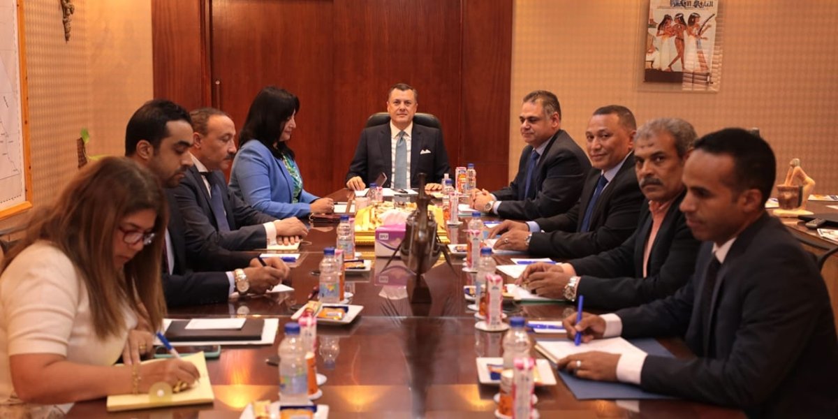 - وزير السياحة والآثار يعقد أول اجتماعاته مع ممثلي اللجان النقابية للعاملين بالوزارة والهيئات التابعة