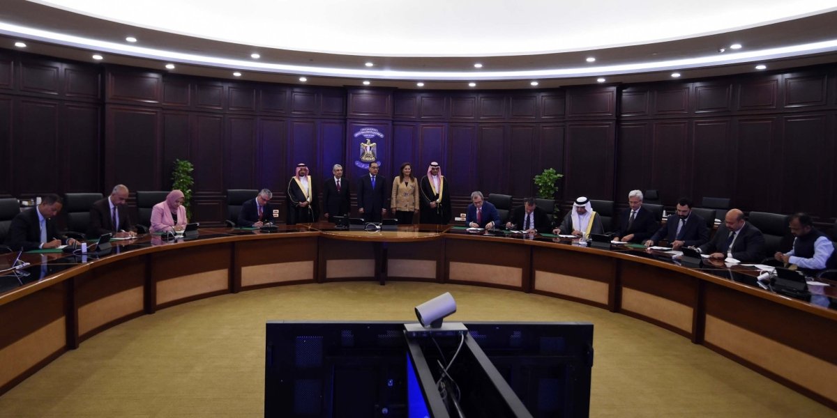 رئيس الوزراء يشهد توقيع 7 مذكرات تفاهم لتنفيذ مشروعات إنتاج الهيدروجين الأخضر