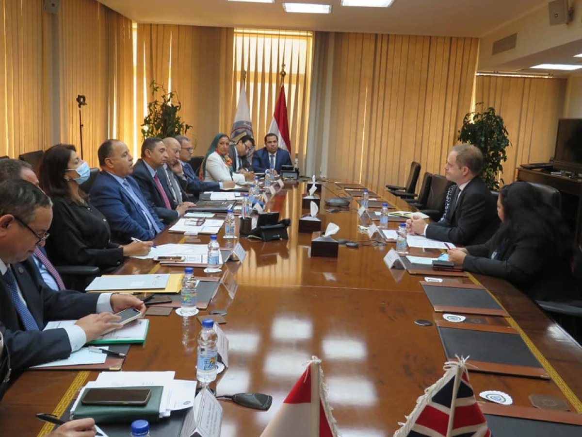 وزير المالية خلال لقائه مع السفير البريطاني بالقاهرة: ندرس تعزيز التعاون المشترك في مجال سك العملة 