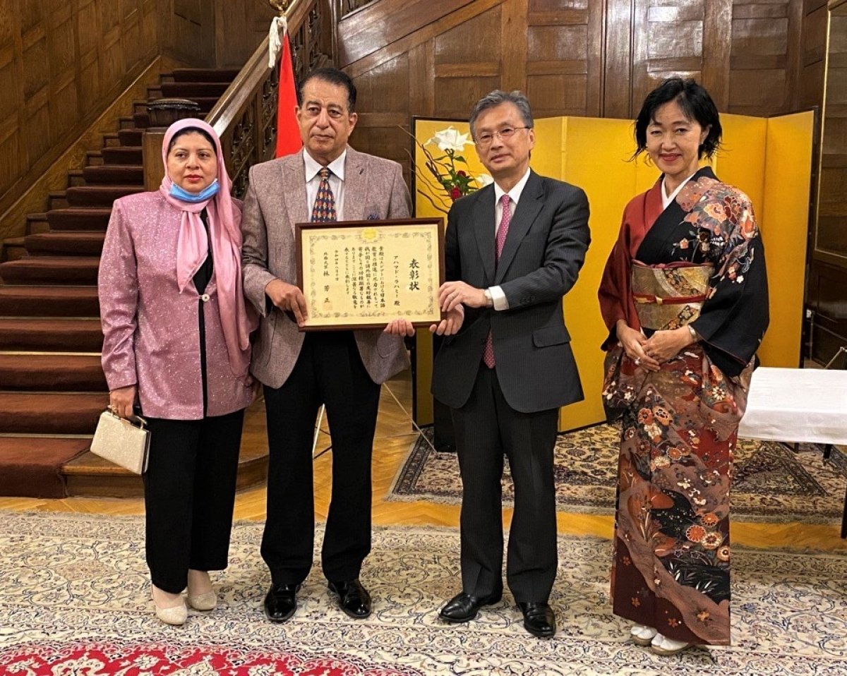 تتويج الأستاذ الدكتور أحمد رحمي الأستاذ بمعهد الدراسات الاستراتيجية الدولية بجامعة طوكيو الدولية