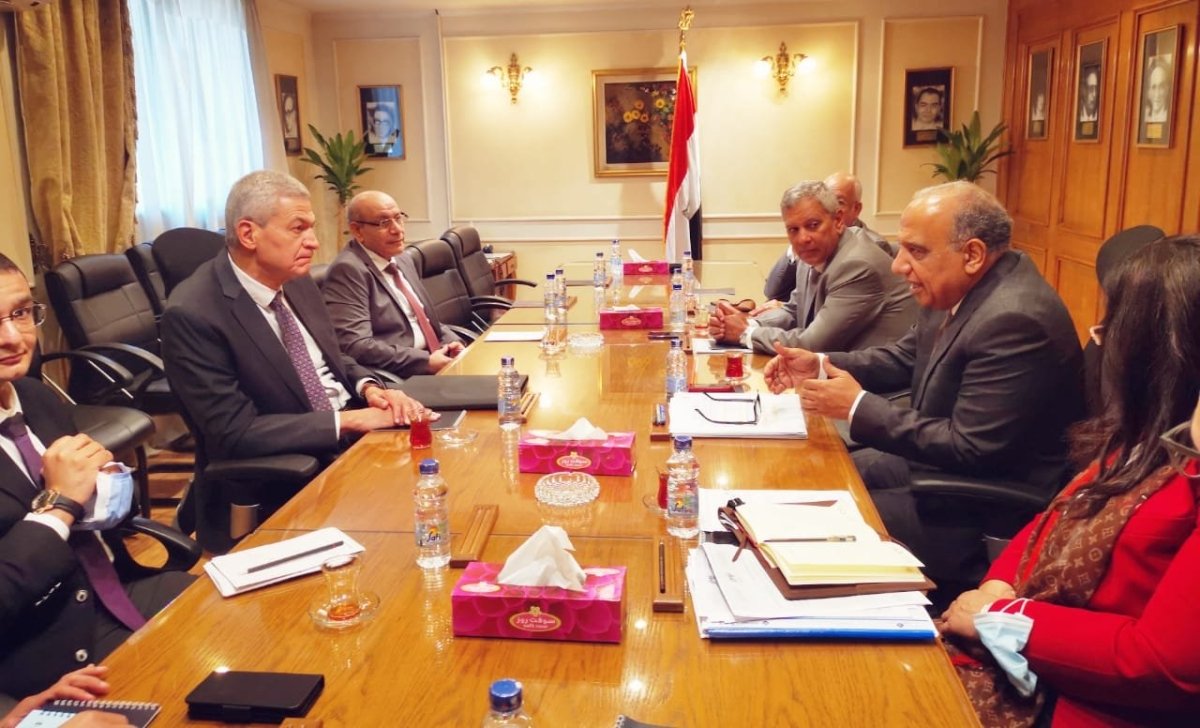 وزير قطاع الأعمال العام يلتقي رئيس هيئة الشراء الموحد لبحث تعزيز التعاون المشترك