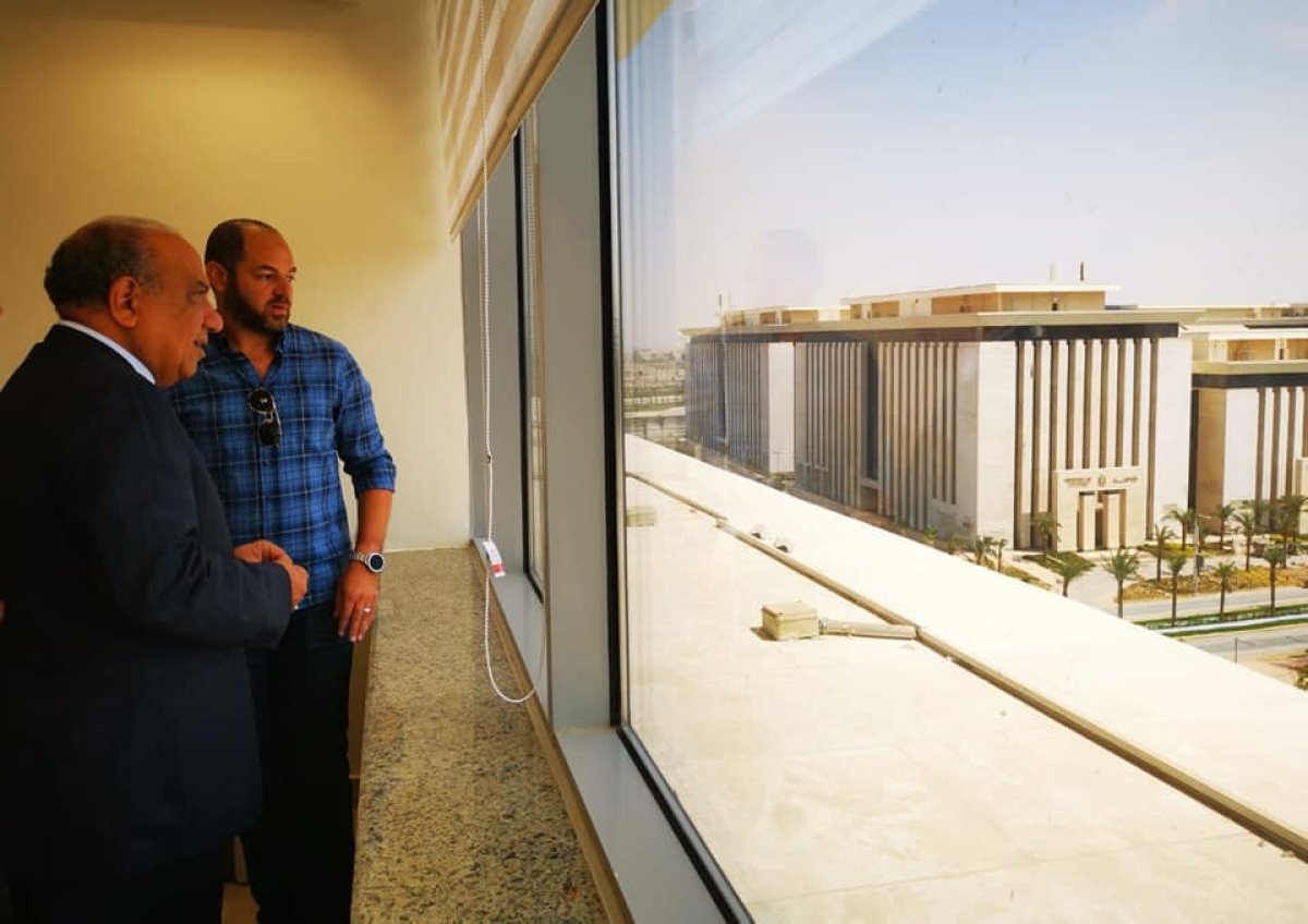 وزير قطاع الأعمال العام يتفقد مقر الوزارة بالعاصمة الإدارية الجديدة