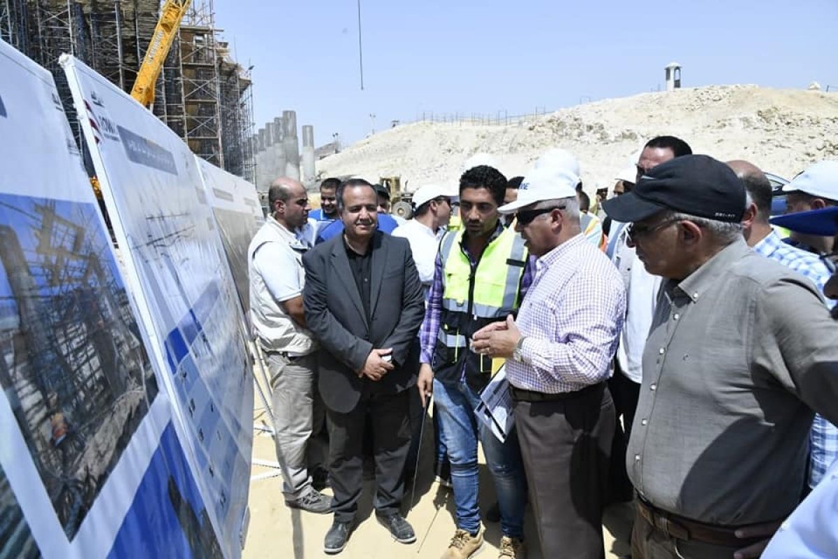 وزير النقل يتفقد مشروع الخط الأول للقطار الكهربائي السريع في المسافة من العين السخنة حتى محطة محمد نجيب