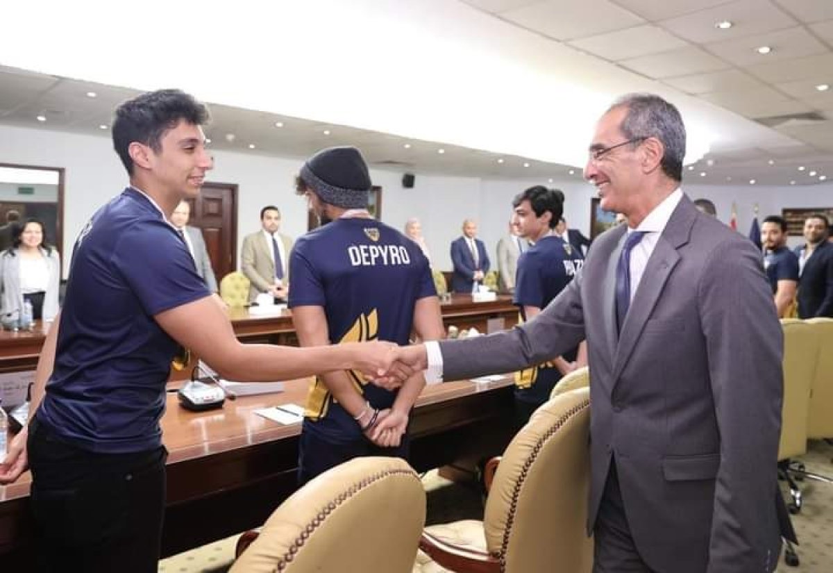 وزير الاتصالات وتكنولوجيا المعلومات يكرم منتخب مصر للرياضات الإلكترونية 