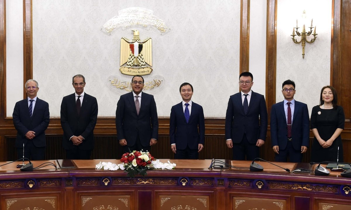 باستثمارات 20 مليون دولار.. التوقيع على مذكرة تفاهم بين "ايتيدا" وشركة "أبو OPPO" الصينية لإنشاء مصنع للهاتف المحمول في مصر