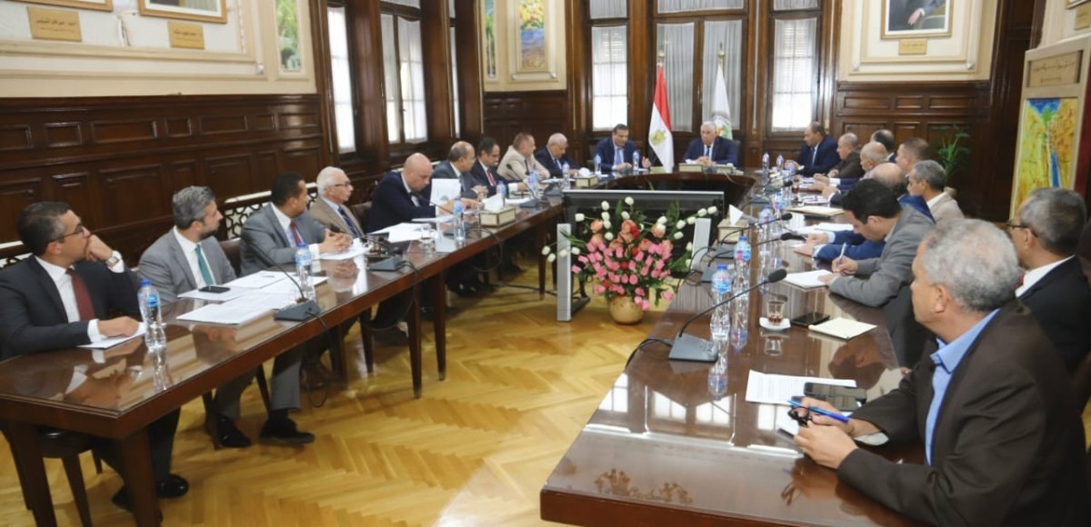 لدعم صغار المزراعين.. "القصير"  ورئيس البنك الزراعي المصري يبحثان سبل تعزيز التعاون والتوسع في تمويل مشروعات الانتاج الزراعي والحيواني 