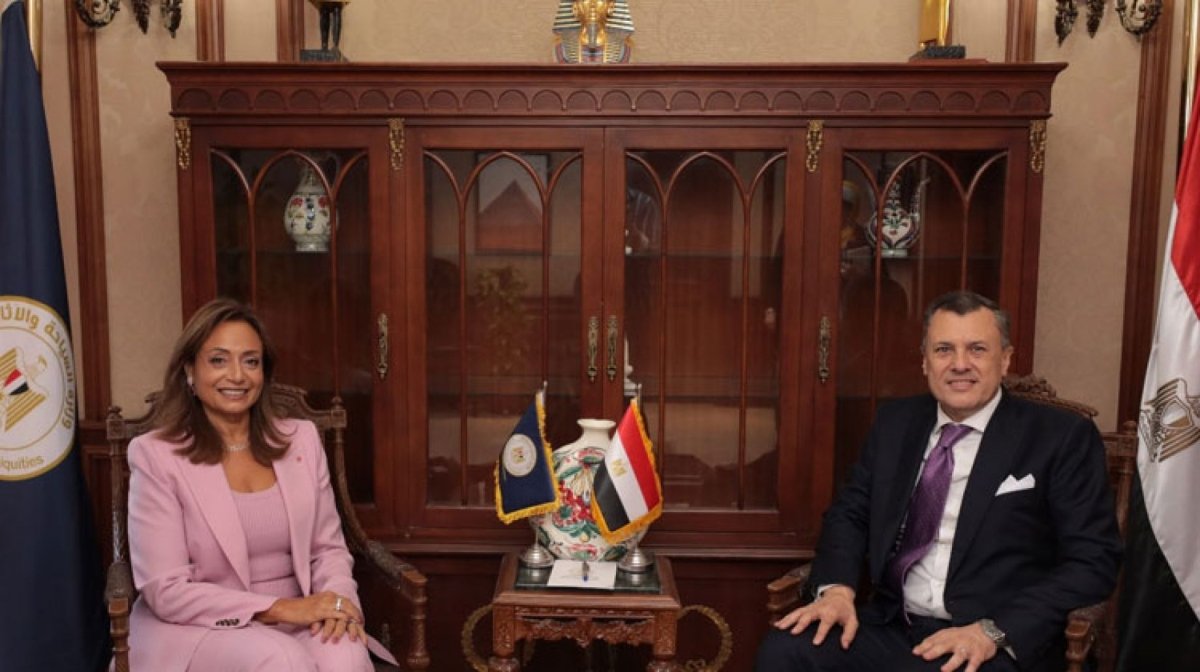 وزير السياحة والآثار يستقبل مفوضة الطاقة والبنية التحتية للاتحاد الإفريقى