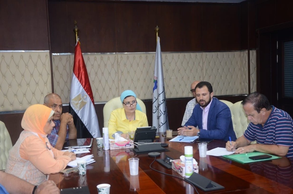 الإسكان " تناقش خُطط توفير معايير العمران الأخضر المستدام واستخدامات الطاقة المتجددة في المدن الجديدة