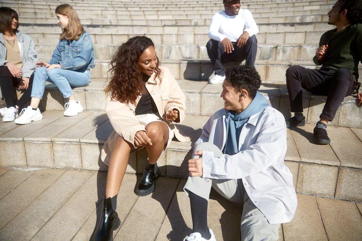 انتهز الفرصة واستفد من موسم العودة إلى المدارس مع أحدث الأجهزة السمعية من سوني