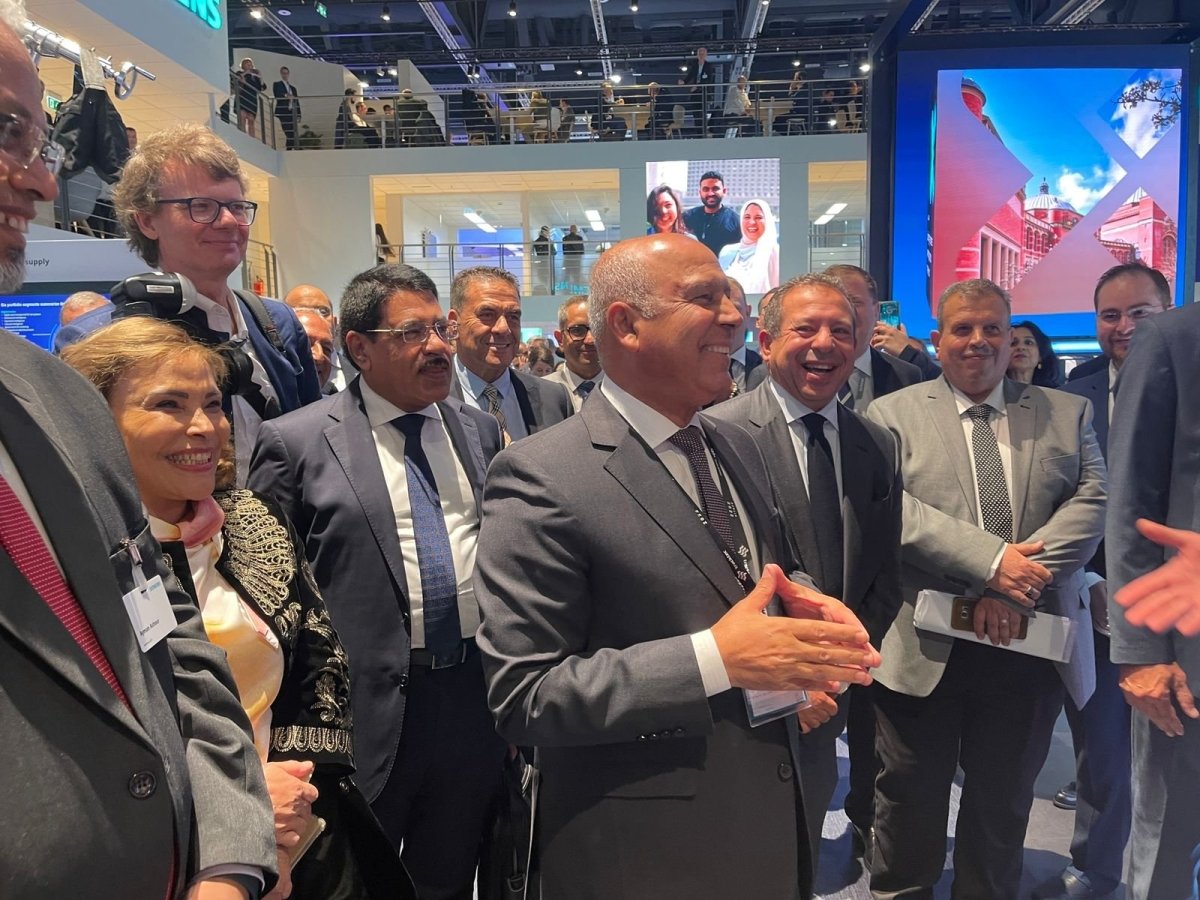 وزير النقل يزور معرض السكك الحديدية اينو ترانس ويشارك في  اجتماع قمة قادة السكك الحديدية بألمانيا