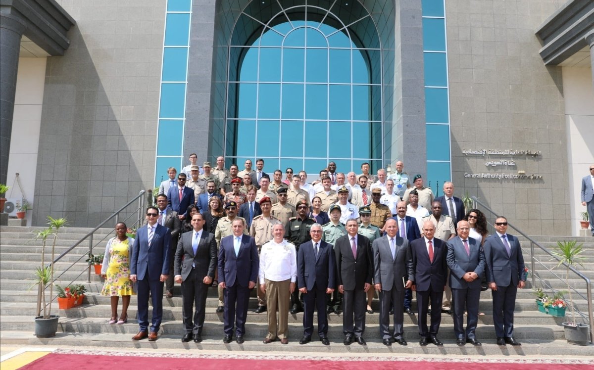 اقتصادية قناة السويس تستقبل وفداً من الملحقين العسكريين والتجاريين لـ 35 دولة