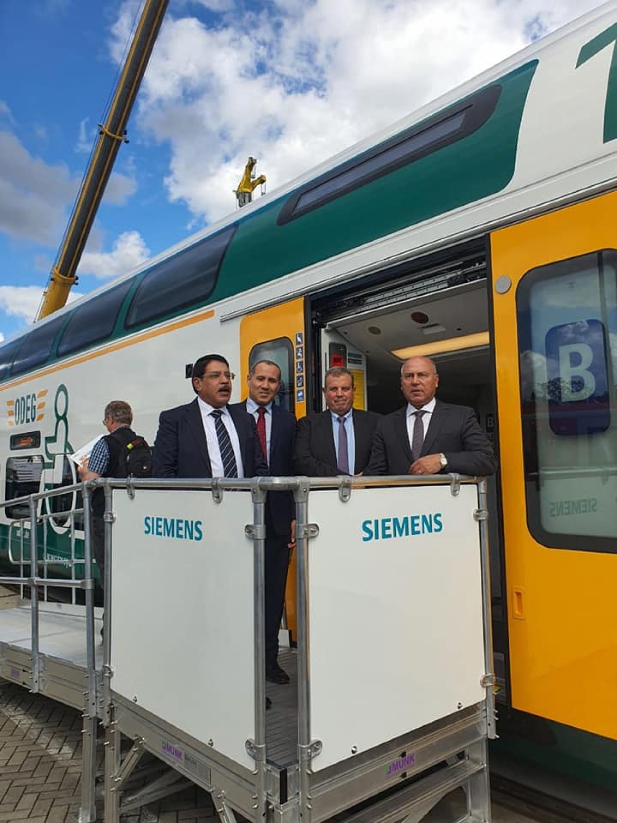 وزير النقل يتفقد قطارات سيمنز  العالمية بمعرض السكك الحديدية اينو ترانس