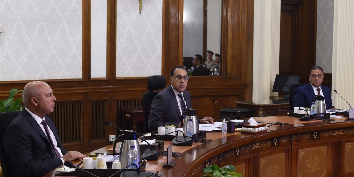 رئيس الوزراء يتابع الموقف التنفيذي لمنظومة النقل الذكي