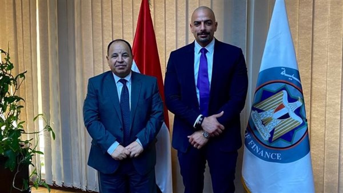 خلال لقائه مع وزير المالية.. مدير عام شركة أمازون مصر: نسعى لنقل المعرفة والخبرة وتقديم فرص استثمارية للمصريين 