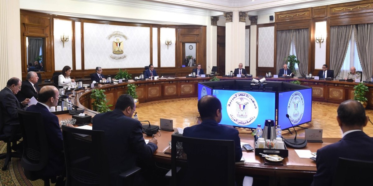 رئيس الوزراء يتابع الموقف التنفيذي لمشروع "مستقبل مصر"