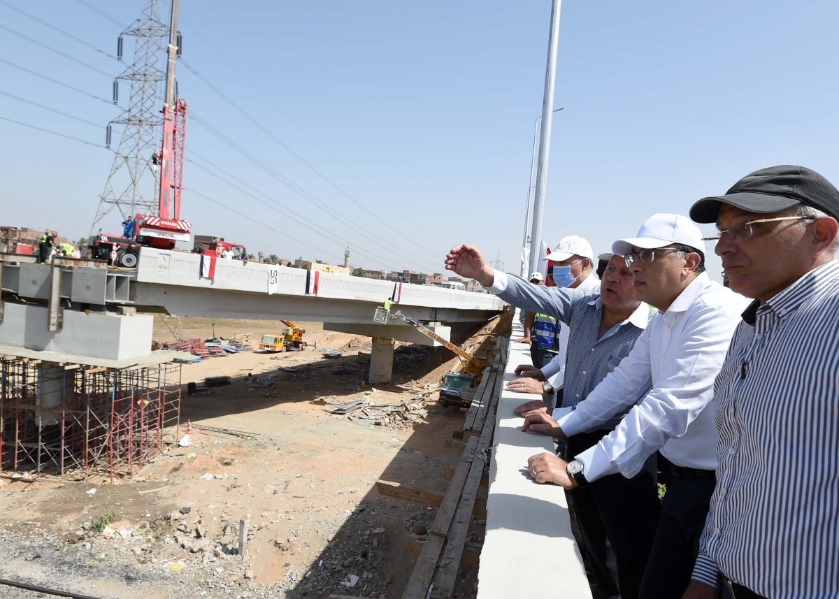 رئيس الوزراء يتفقد أعمال تنفيذ المرحلة الثانية من مشروع تطوير الطريق الدائري 
