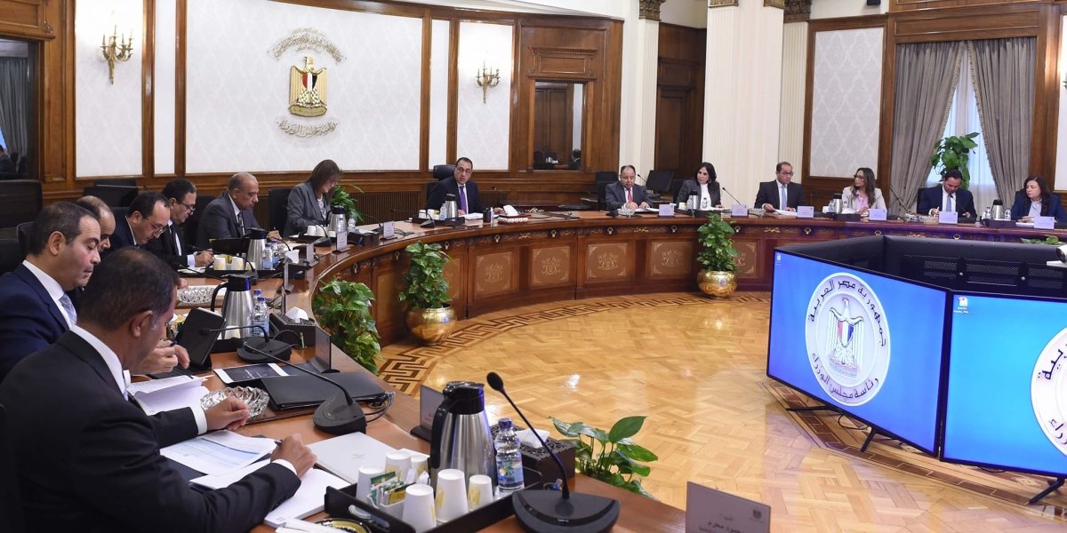 رئيس الوزراء يتابع مستجدات طرح حصص في بعض الفنادق أمام المستثمرين